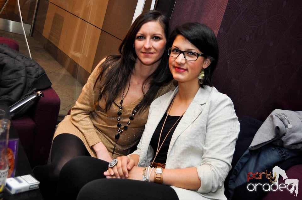 Karaoke în Blondy's Art Café, 