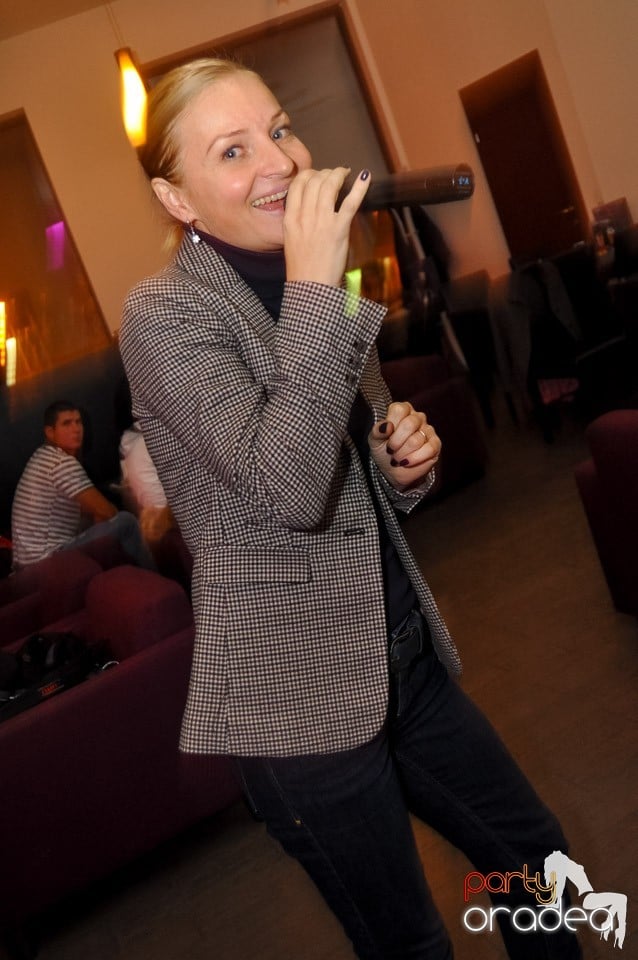 Karaoke în Blondy's Art Café, 