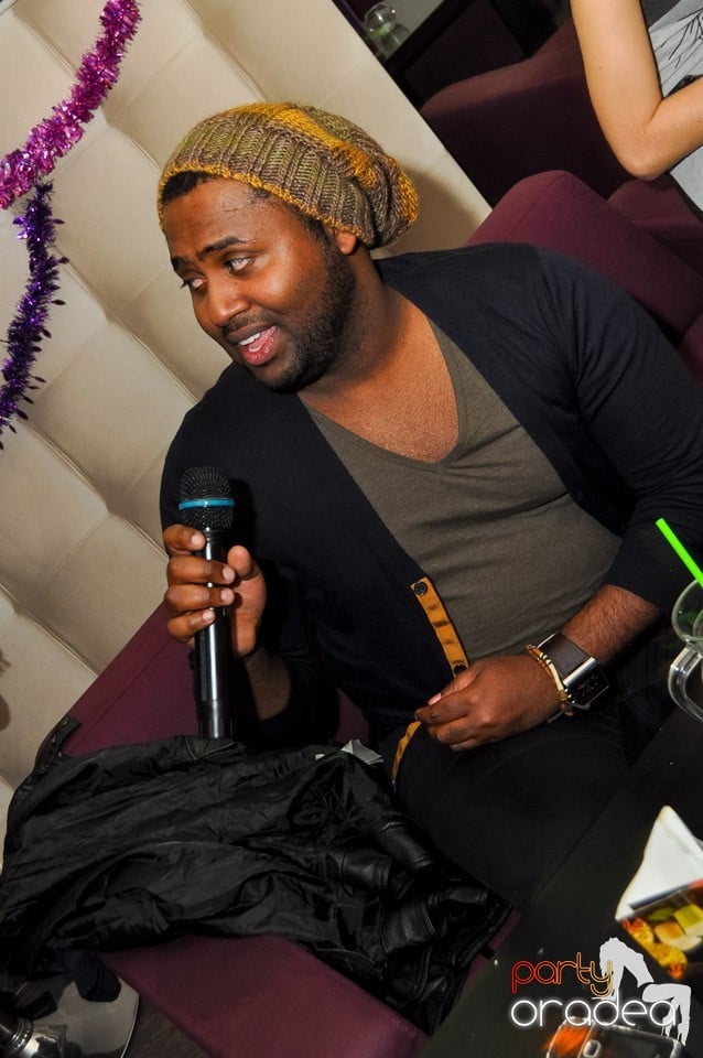 Karaoke în Blondy's Art Café, 