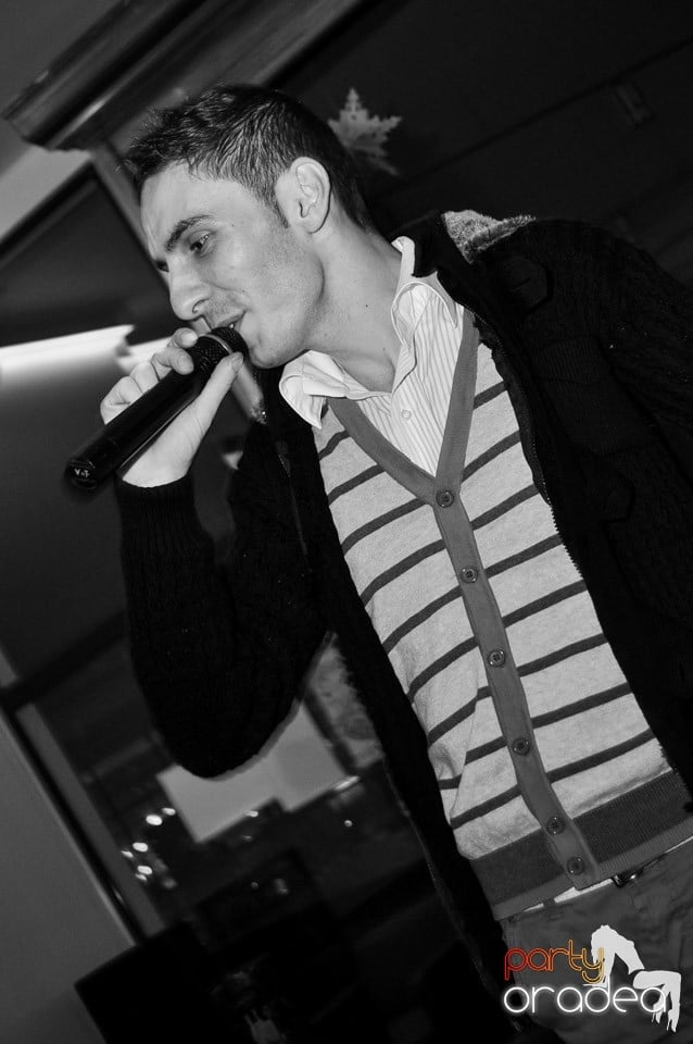 Karaoke în Blondy's Art Café, 