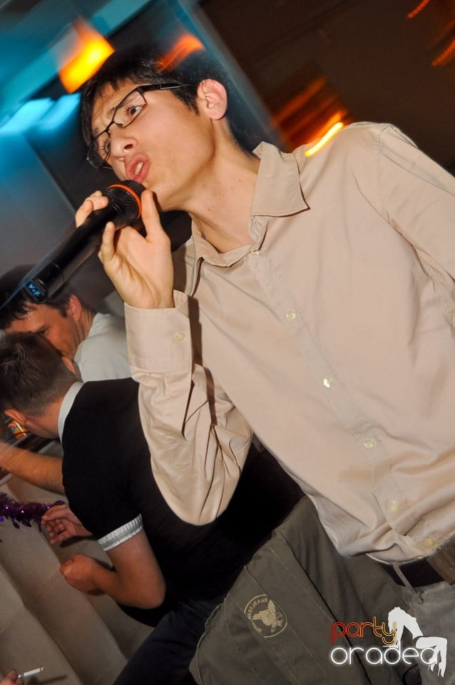 Karaoke în Blondy's Art Café, 