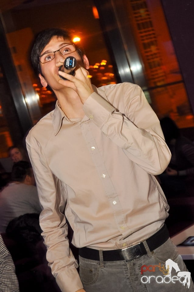 Karaoke în Blondy's Art Café, 