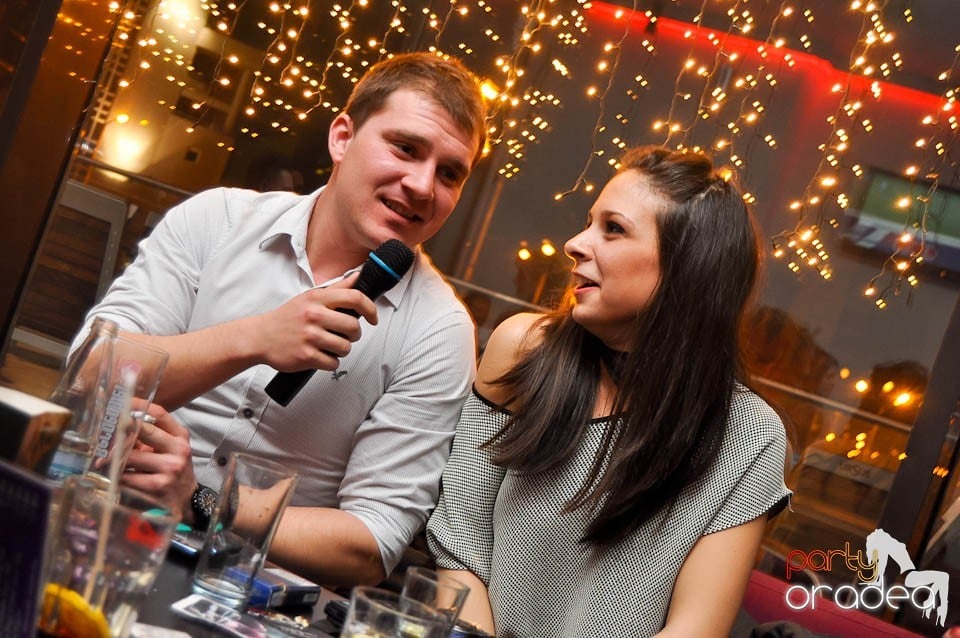 Karaoke în Blondy's Art Café, 