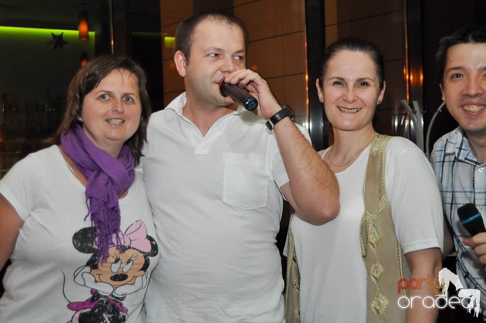 Karaoke în Blondy's, 