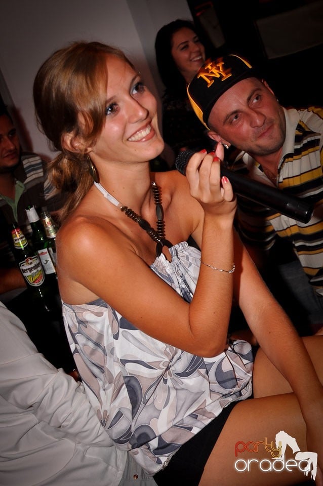 Karaoke în Blondy's, 