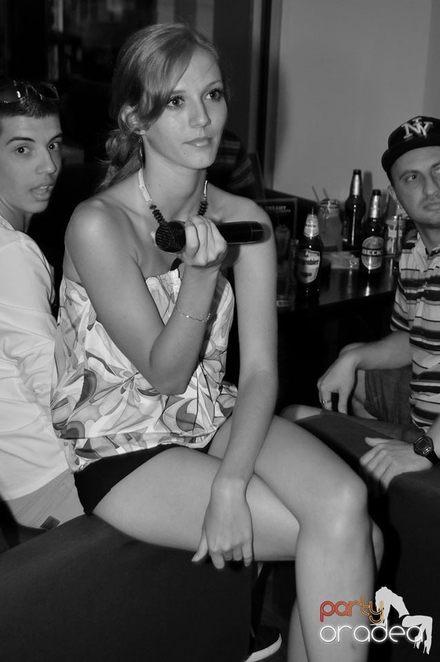 Karaoke în Blondy's, 