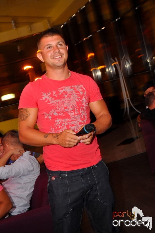 Karaoke în Blondy's, 