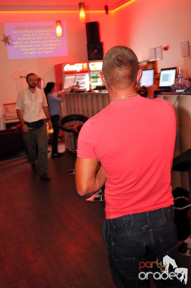 Karaoke în Blondy's, 