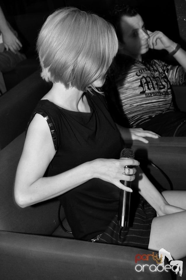 Karaoke în Blondy's, 