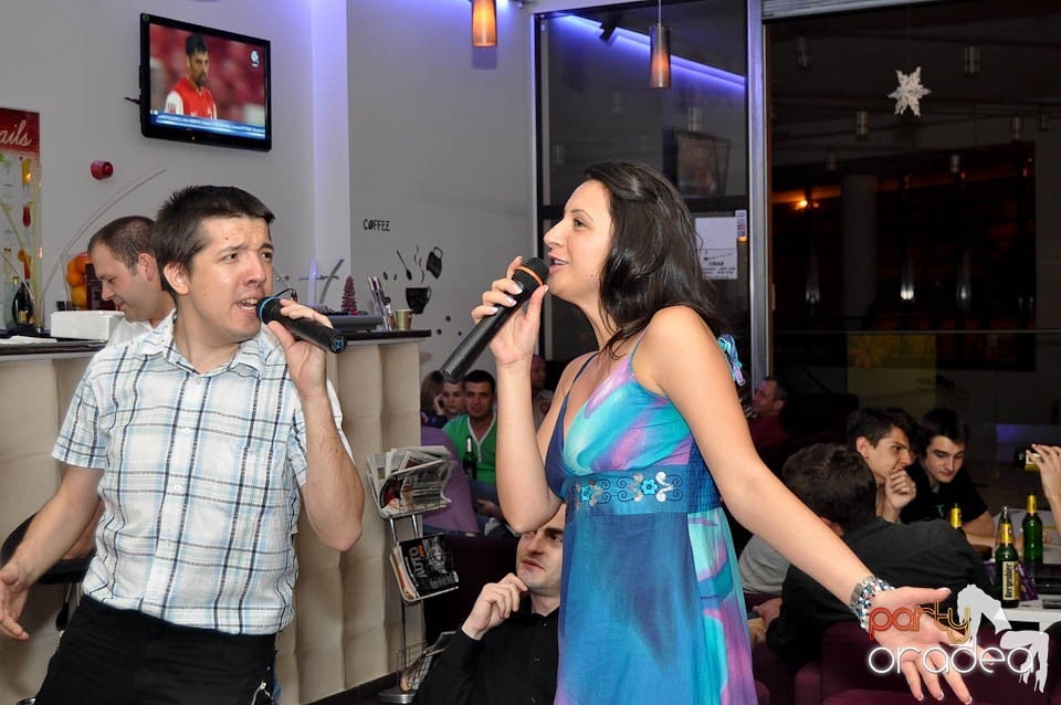 Karaoke în Blondy's, 