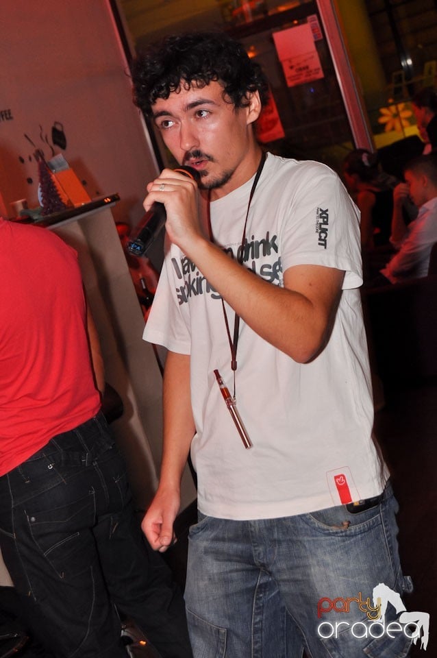 Karaoke în Blondy's, 