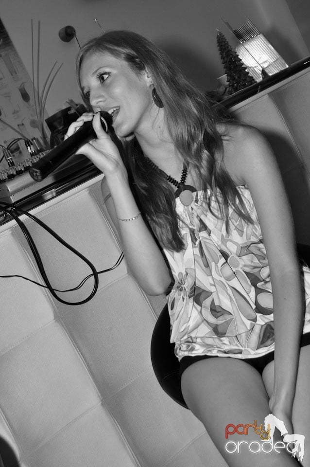 Karaoke în Blondy's, 