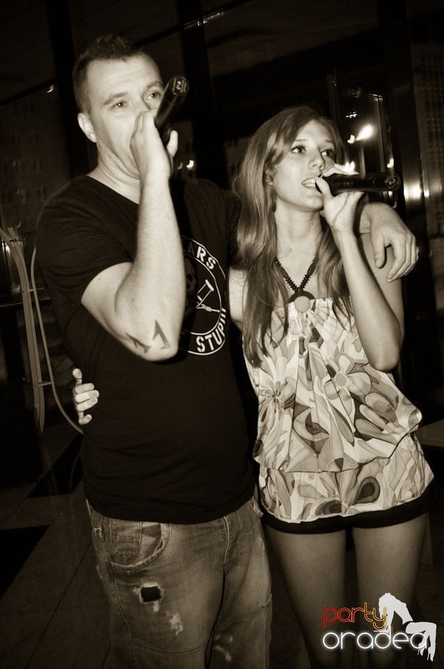 Karaoke în Blondy's, 