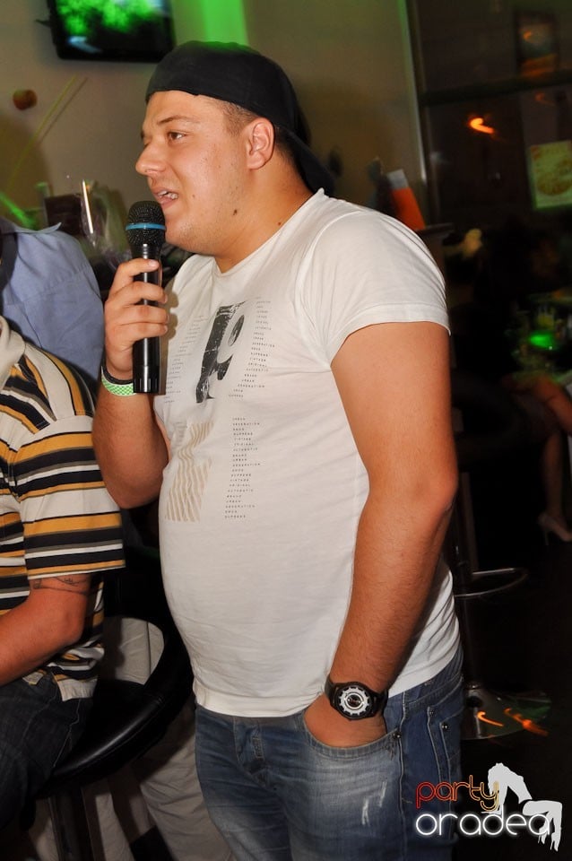 Karaoke în Blondy's, 