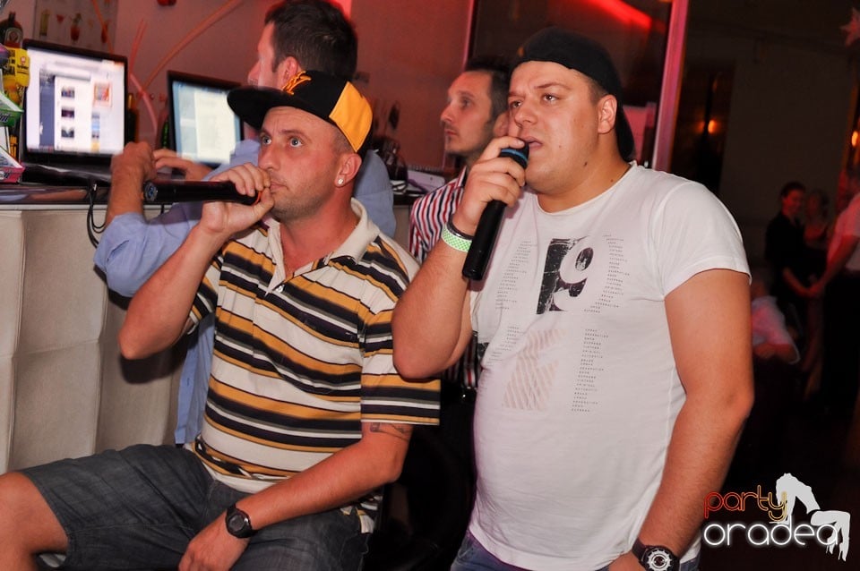 Karaoke în Blondy's, 