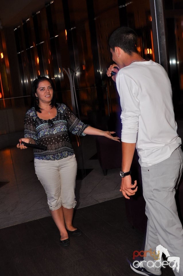 Karaoke în Blondy's, 