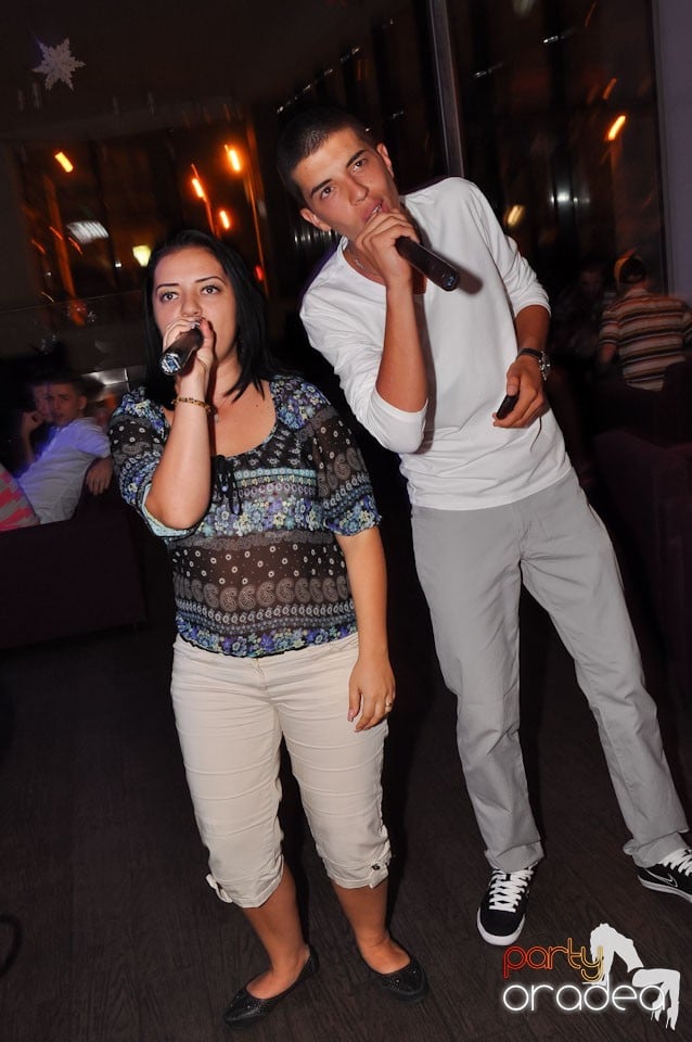 Karaoke în Blondy's, 