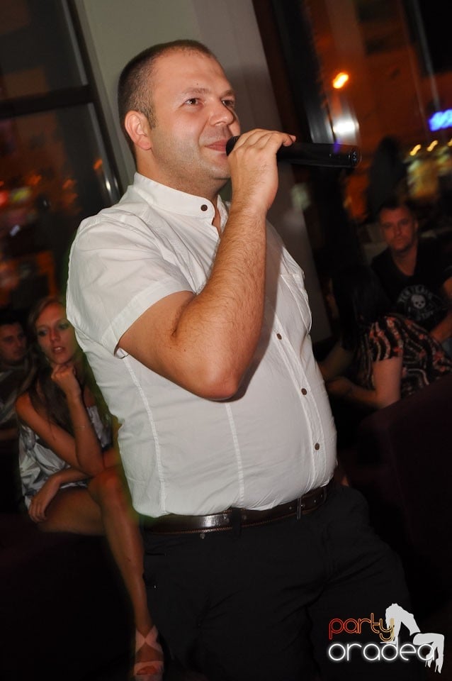 Karaoke în Blondy's, 