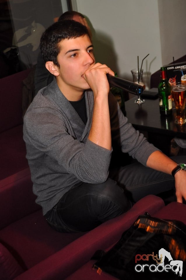 Karaoke în Blondy's, 