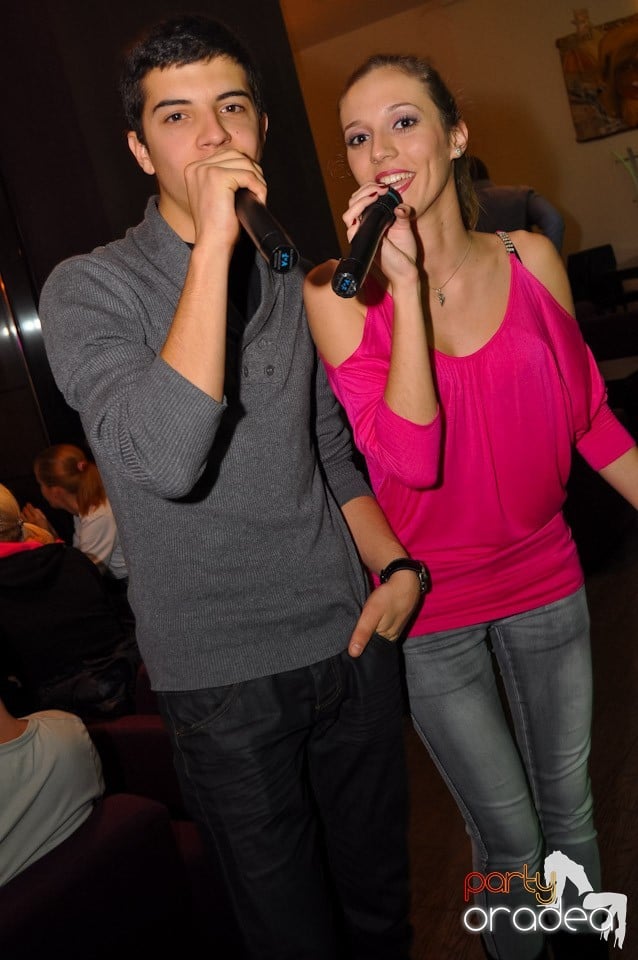 Karaoke în Blondy's, 