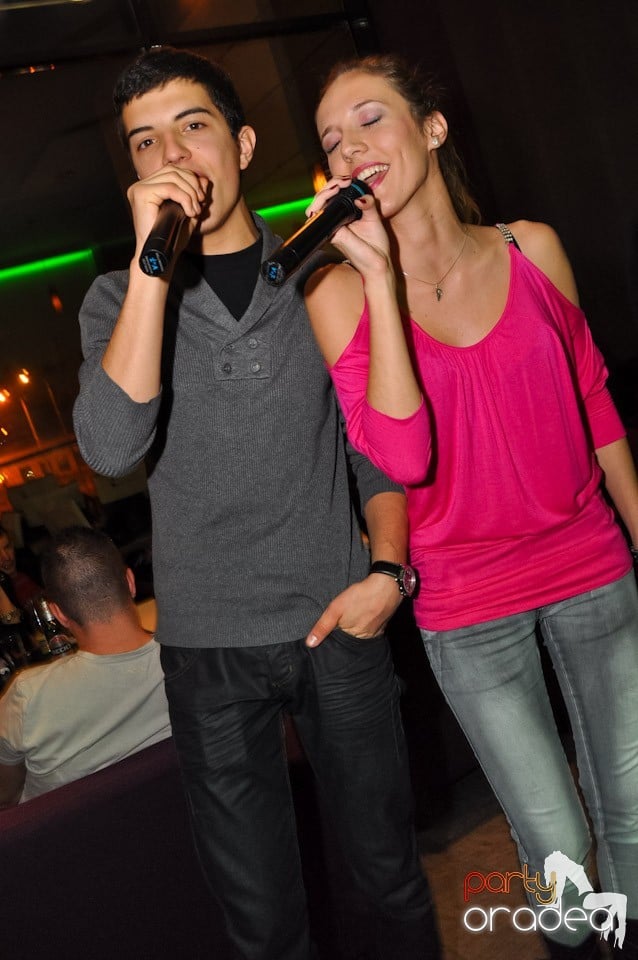 Karaoke în Blondy's, 