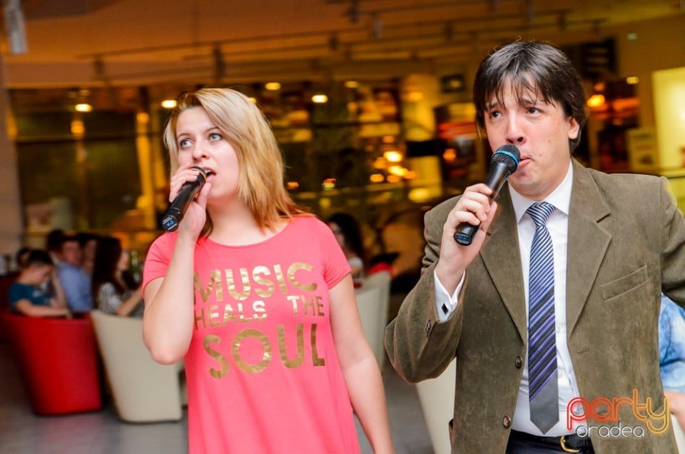 Karaoke în Blondy's, 