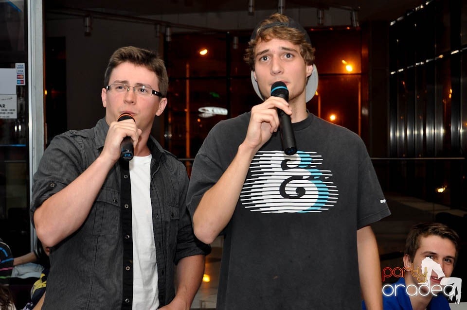 Karaoke în Blondy's, 