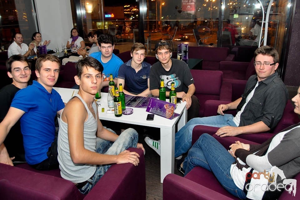 Karaoke în Blondy's, 