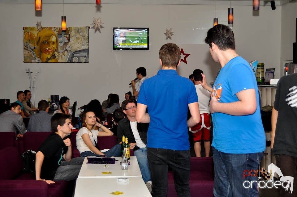 Karaoke în Blondy's, 