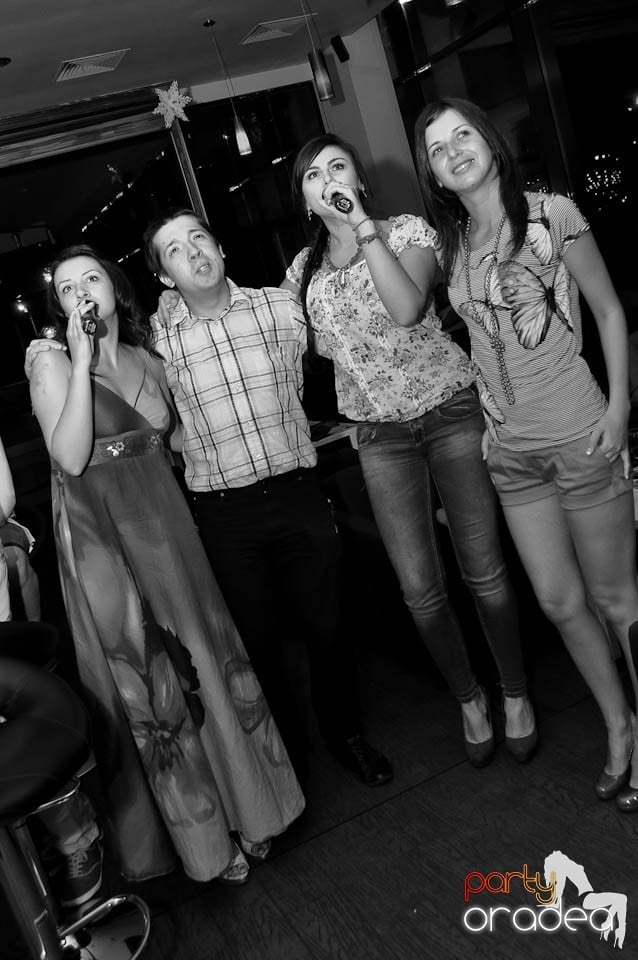 Karaoke în Blondy's, 