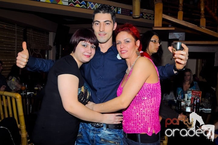 Karaoke în Zulu Caffe, Zulu Caffe