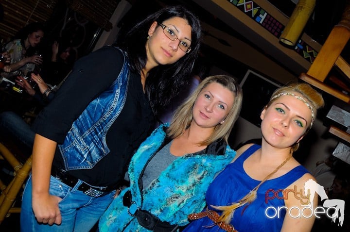 Karaoke în Zulu Caffe, Zulu Caffe