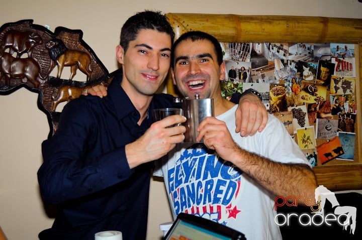 Karaoke în Zulu Caffe, Zulu Caffe