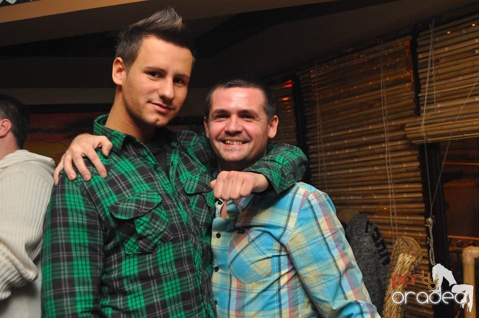 Karaoke în Zulu Caffe, Zulu Caffe