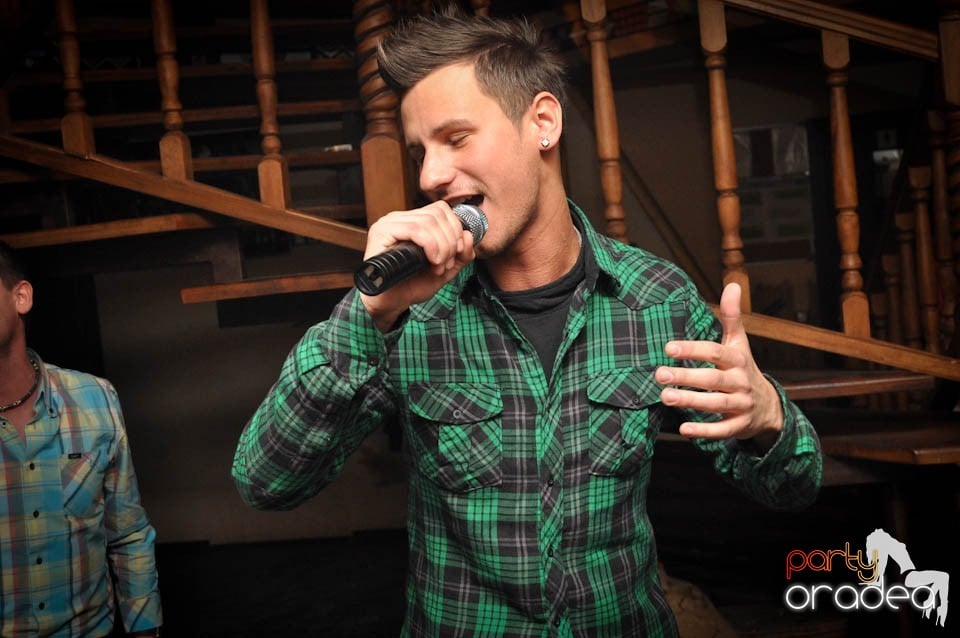 Karaoke în Zulu Caffe, Zulu Caffe