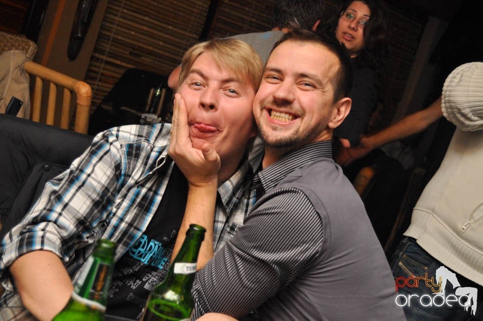 Karaoke în Zulu Caffe, Zulu Caffe