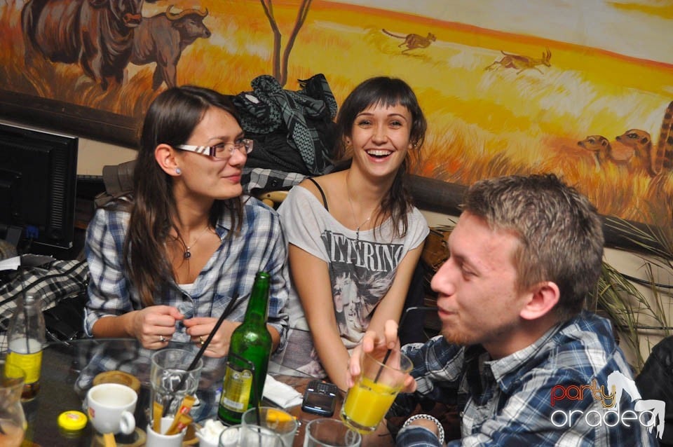 Karaoke în Zulu Caffe, Zulu Caffe