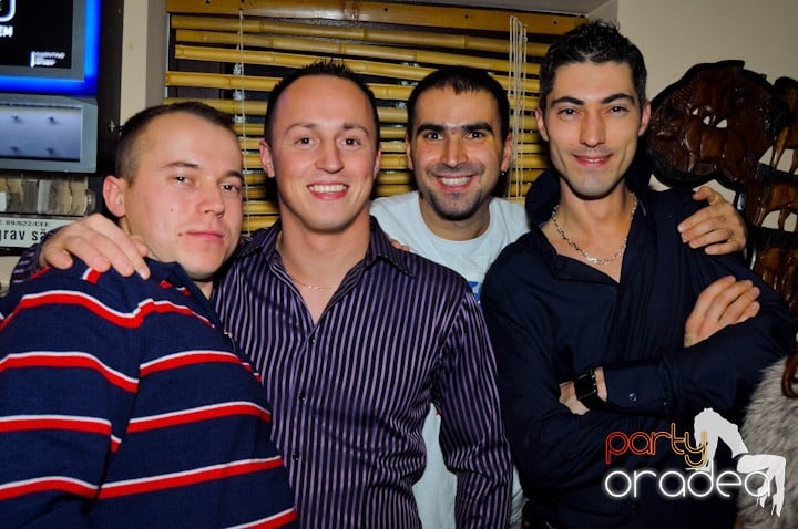 Karaoke în Zulu Caffe, Zulu Caffe