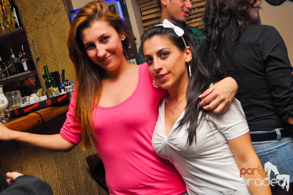 Karaoke în Zulu Caffe, Zulu Caffe