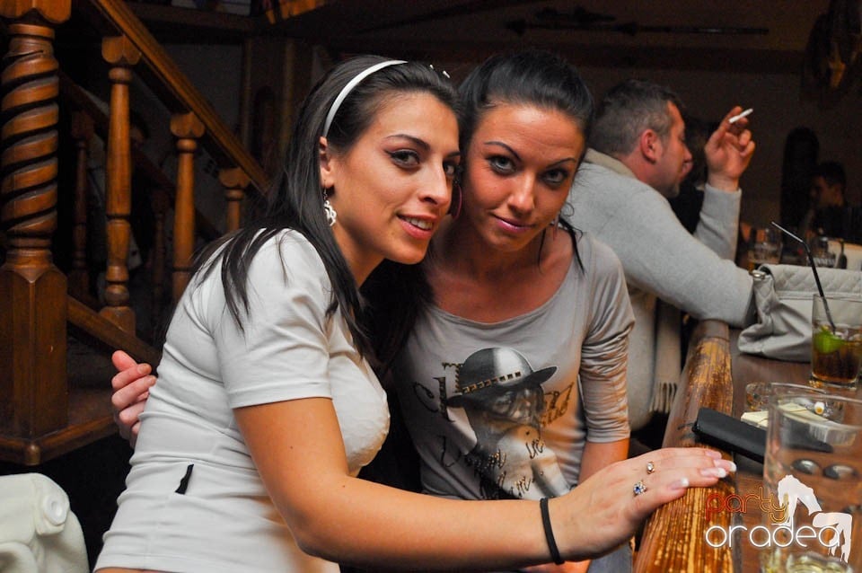 Karaoke în Zulu Caffe, Zulu Caffe