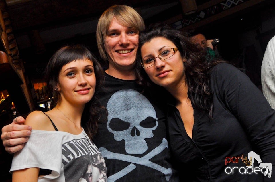 Karaoke în Zulu Caffe, Zulu Caffe