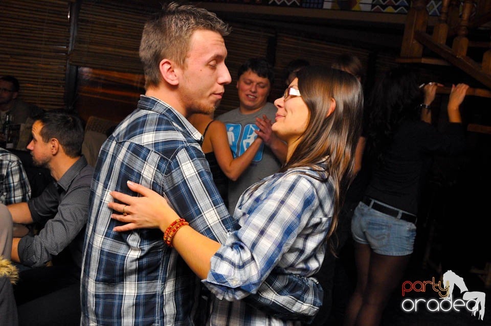 Karaoke în Zulu Caffe, Zulu Caffe