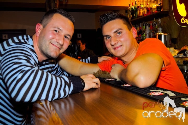 Karaoke în Zulu Caffe, Zulu Caffe