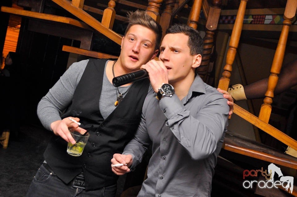 Karaoke în Zulu Caffe, Zulu Caffe