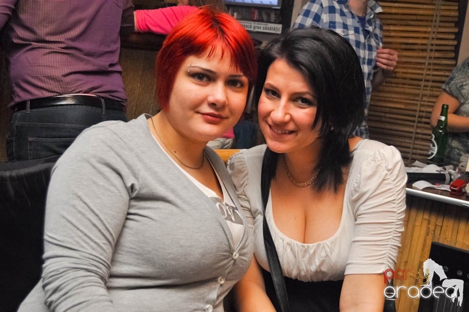 Karaoke în Zulu Caffe, Zulu Caffe