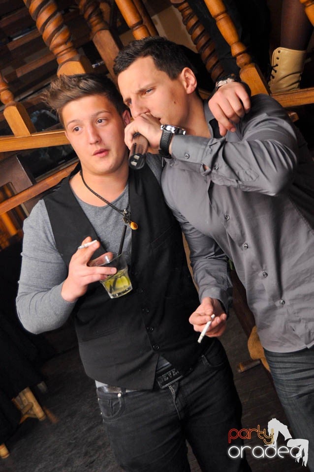 Karaoke în Zulu Caffe, Zulu Caffe