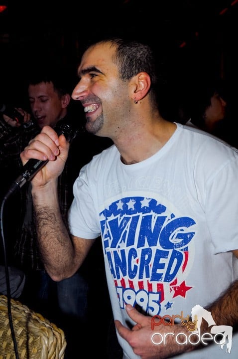 Karaoke în Zulu Caffe, Zulu Caffe