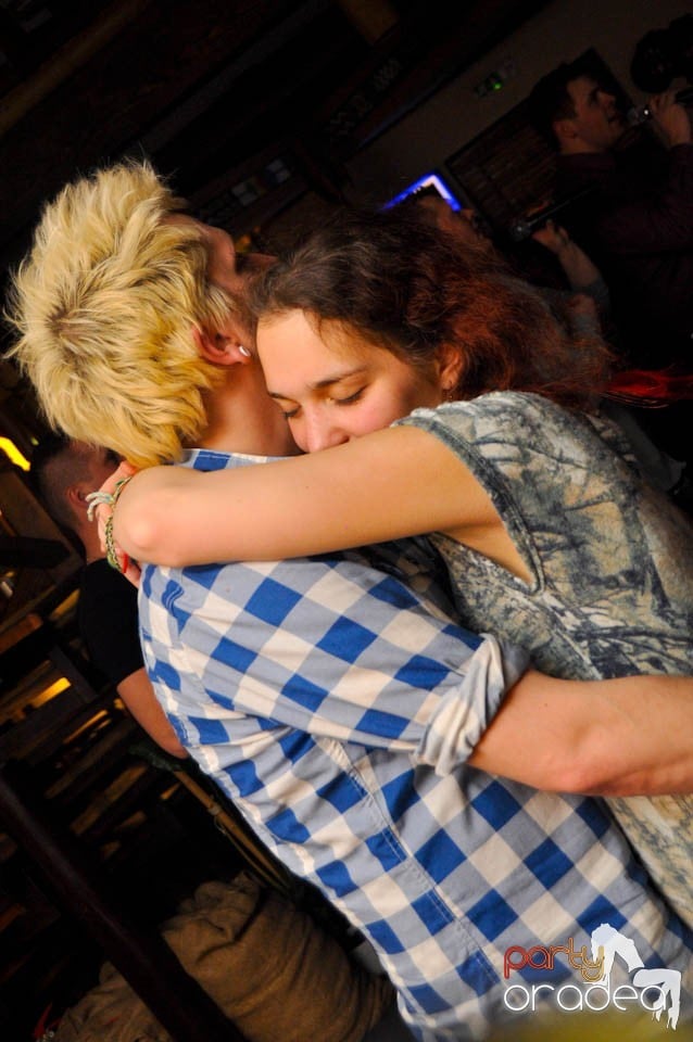 Karaoke în Zulu Caffe, Zulu Caffe