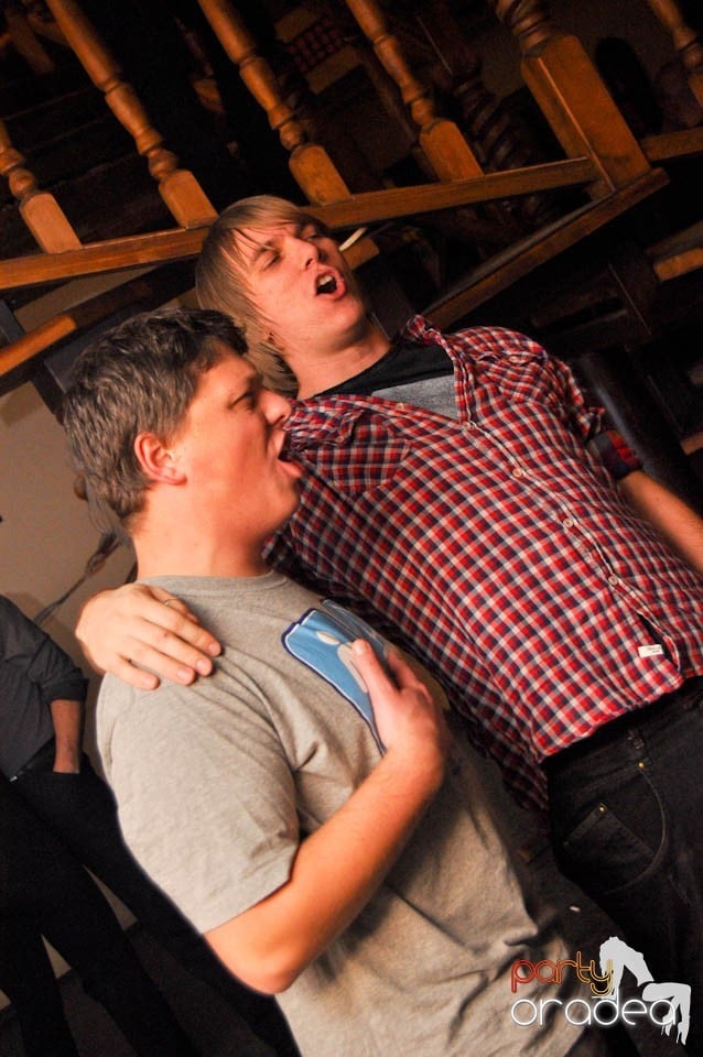 Karaoke în Zulu Caffe, Zulu Caffe