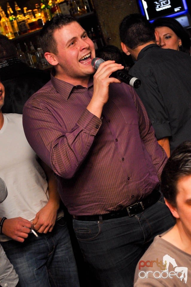 Karaoke în Zulu Caffe, Zulu Caffe